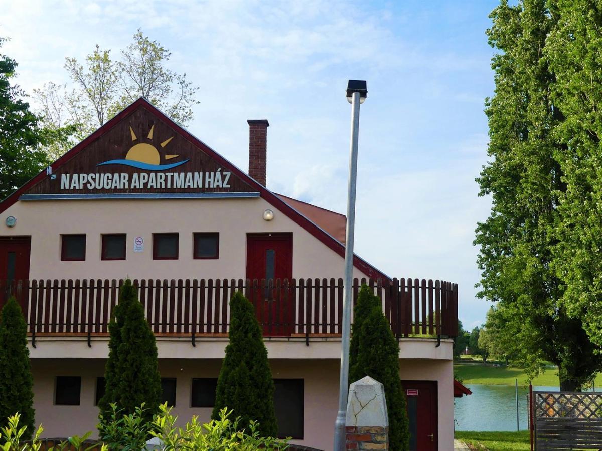 Napsugar Apartman Байя Екстериор снимка
