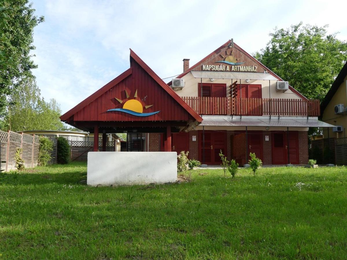 Napsugar Apartman Байя Екстериор снимка