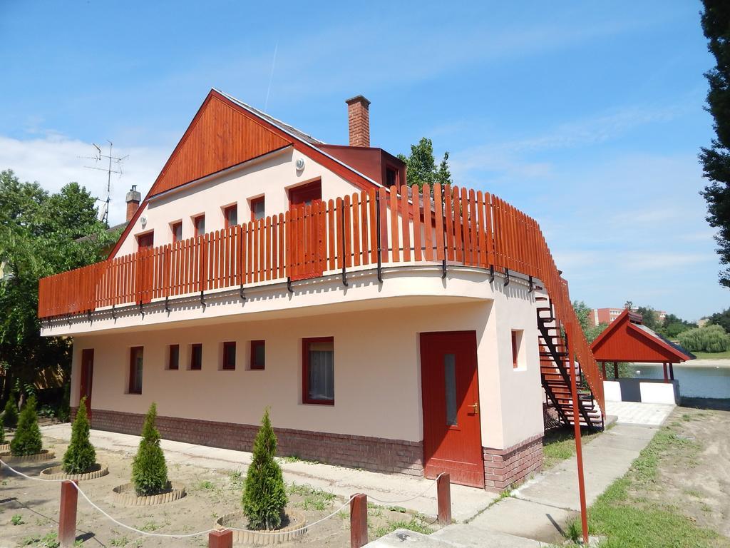 Napsugar Apartman Байя Екстериор снимка